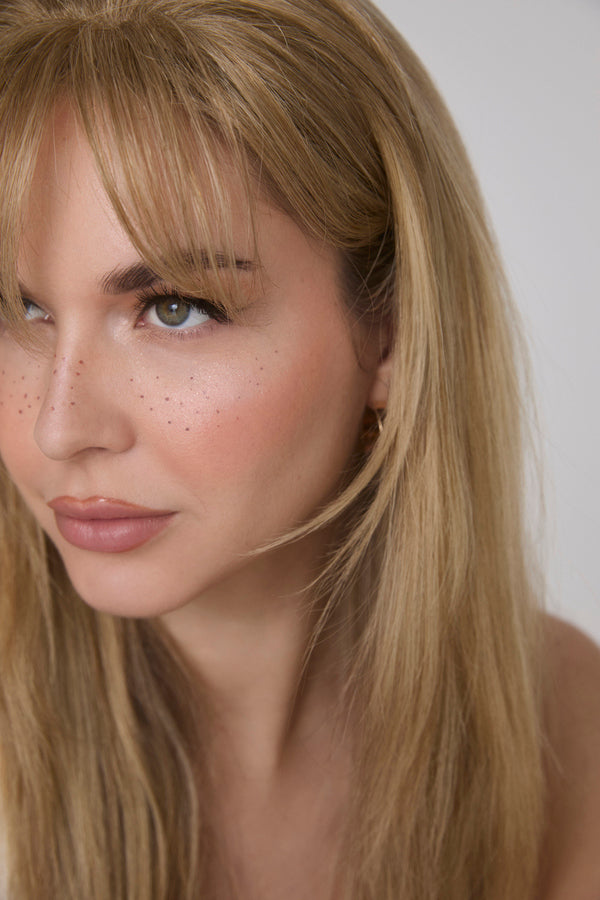 Fringe Flair Wig - 759   Amore Collection